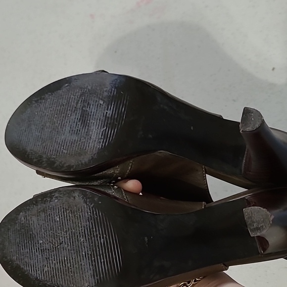 💥3/12 Carlos Olive Green Open-Toe sling back heels with silver hardware size 8 - Picture 8 of 10